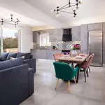 Villa Nightingale & Corfu Gazatika