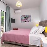 Villa Nightingale & Corfu Gazatika