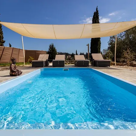 Nightingale & Corfu Gazátika