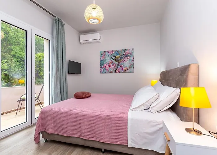 Villa Nightingale & Corfu Gazatika