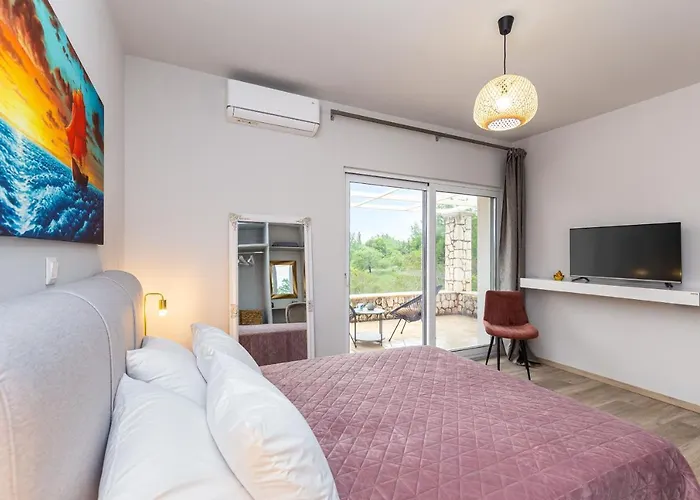 Nightingale & Corfu Vila