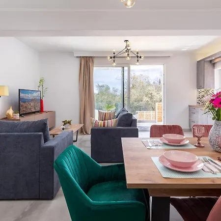 Nightingale & Corfu Gazátika