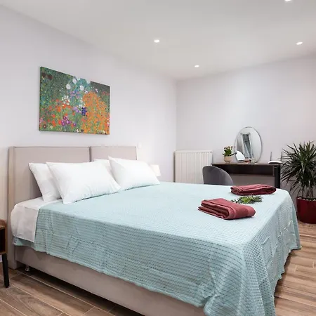 Vila Nightingale & Corfu