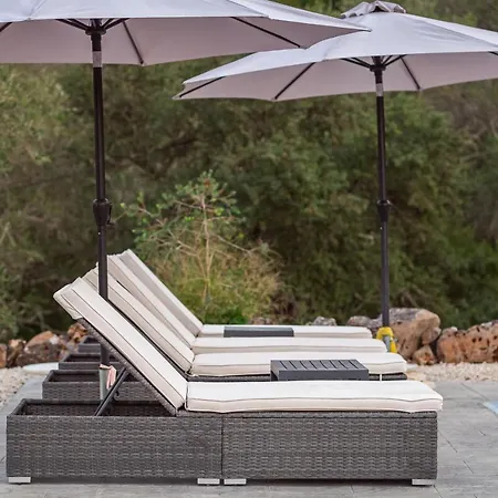 Nightingale & Corfu Vila *