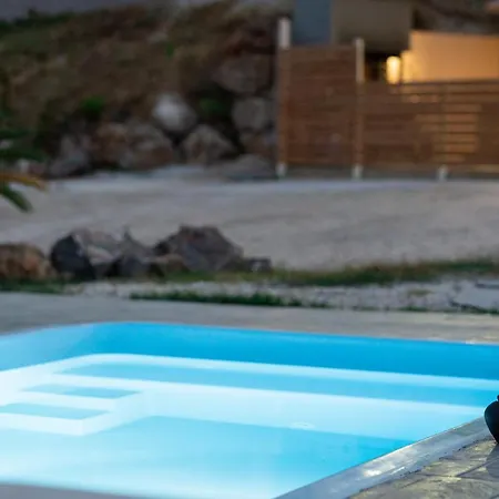 Nightingale & Corfu Vila Gazátika