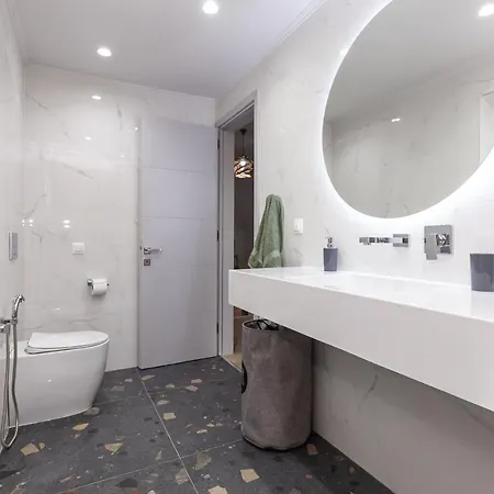 Nightingale & Corfu Vila *