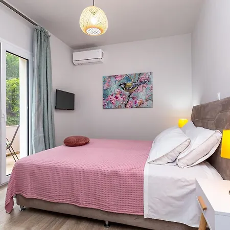 Vila Nightingale & Corfu Gazátika